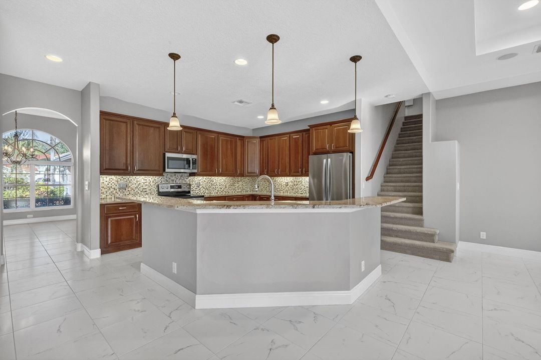 For Sale: $830,000 (4 beds, 4 baths, 3001 Square Feet)