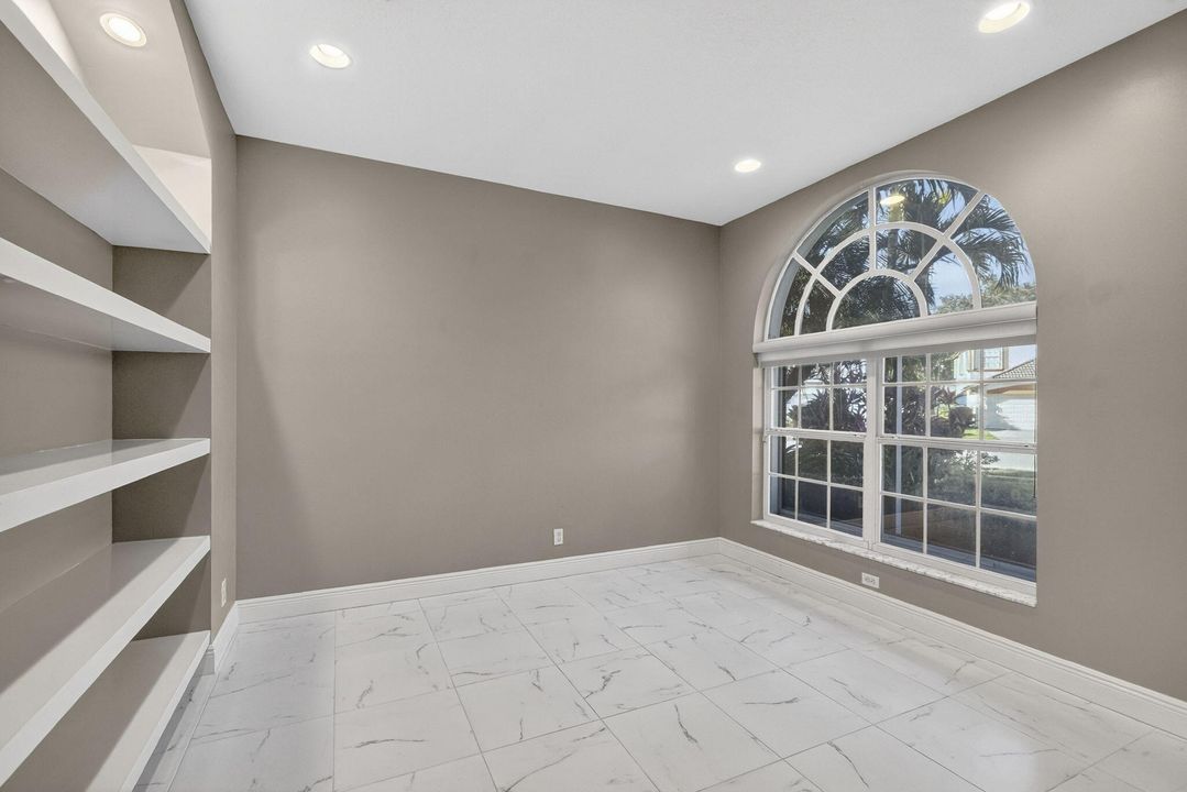 For Sale: $830,000 (4 beds, 4 baths, 3001 Square Feet)