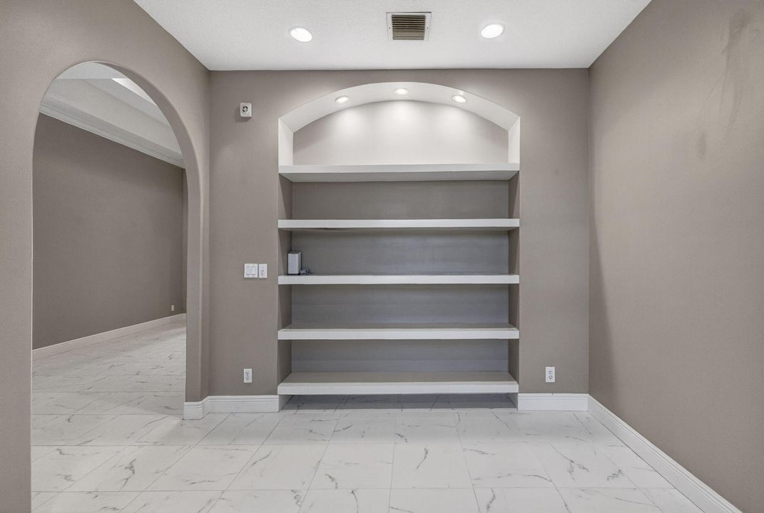 For Sale: $830,000 (4 beds, 4 baths, 3001 Square Feet)