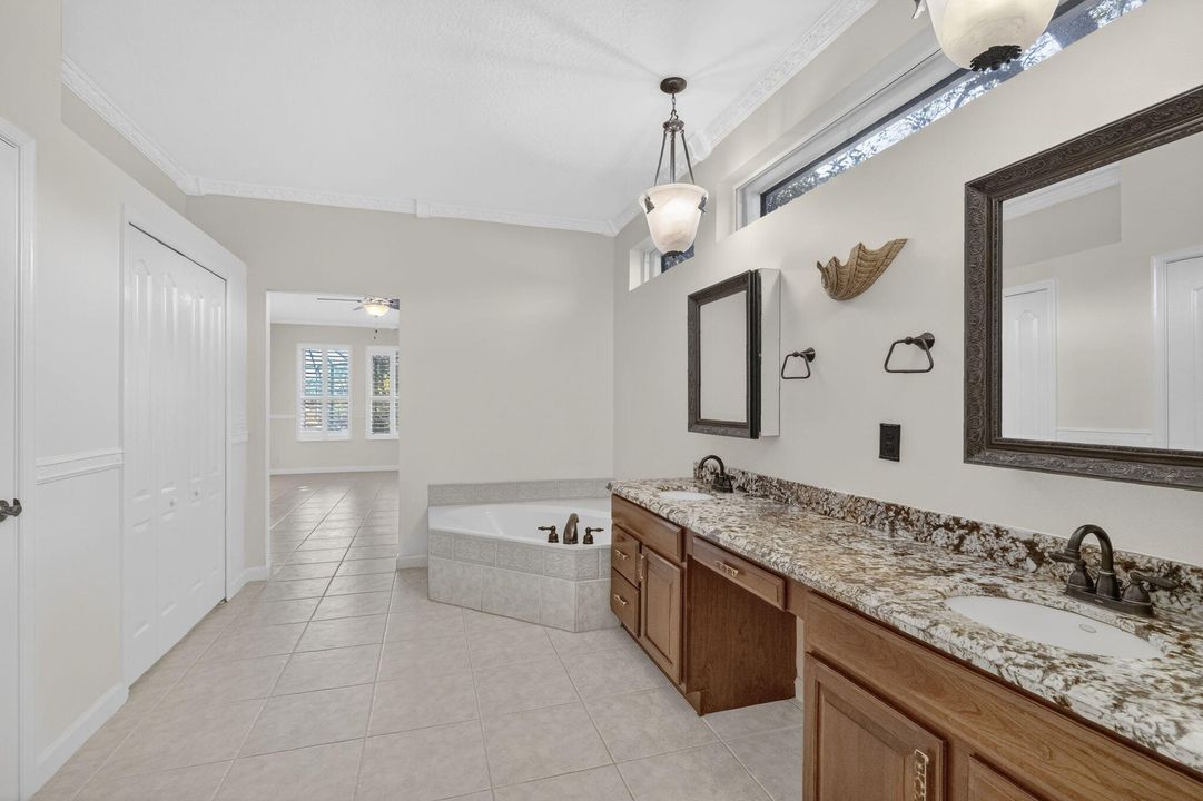 For Sale: $830,000 (4 beds, 4 baths, 3001 Square Feet)