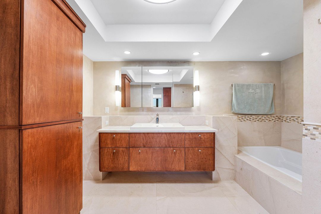 На продажу: $1,950,000 (2 спален, 2 ванн, 1526 Квадратных фут)