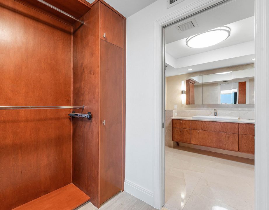 На продажу: $1,950,000 (2 спален, 2 ванн, 1526 Квадратных фут)