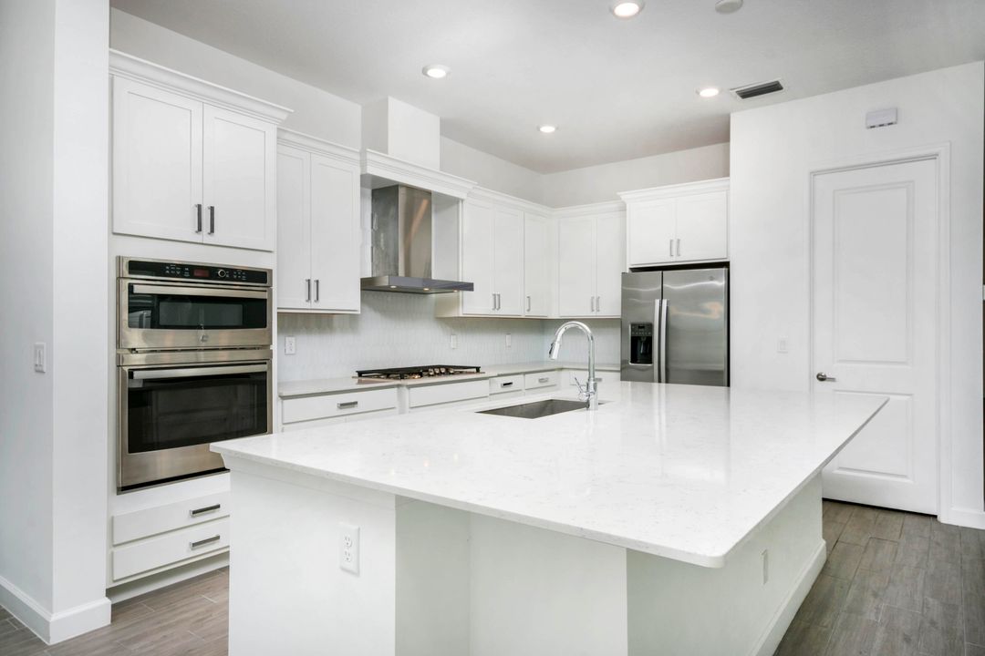 For Sale: $689,999 (3 beds, 3 baths, 2629 Square Feet)