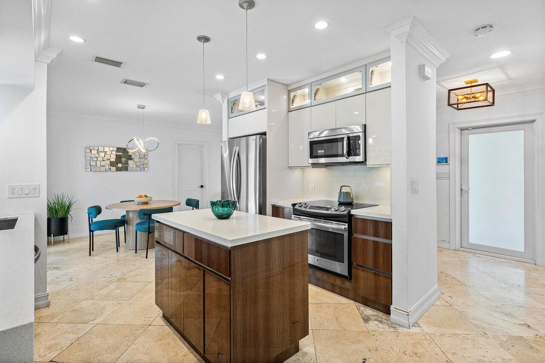 На продажу: $1,199,000 (3 спален, 2 ванн, 1521 Квадратных фут)