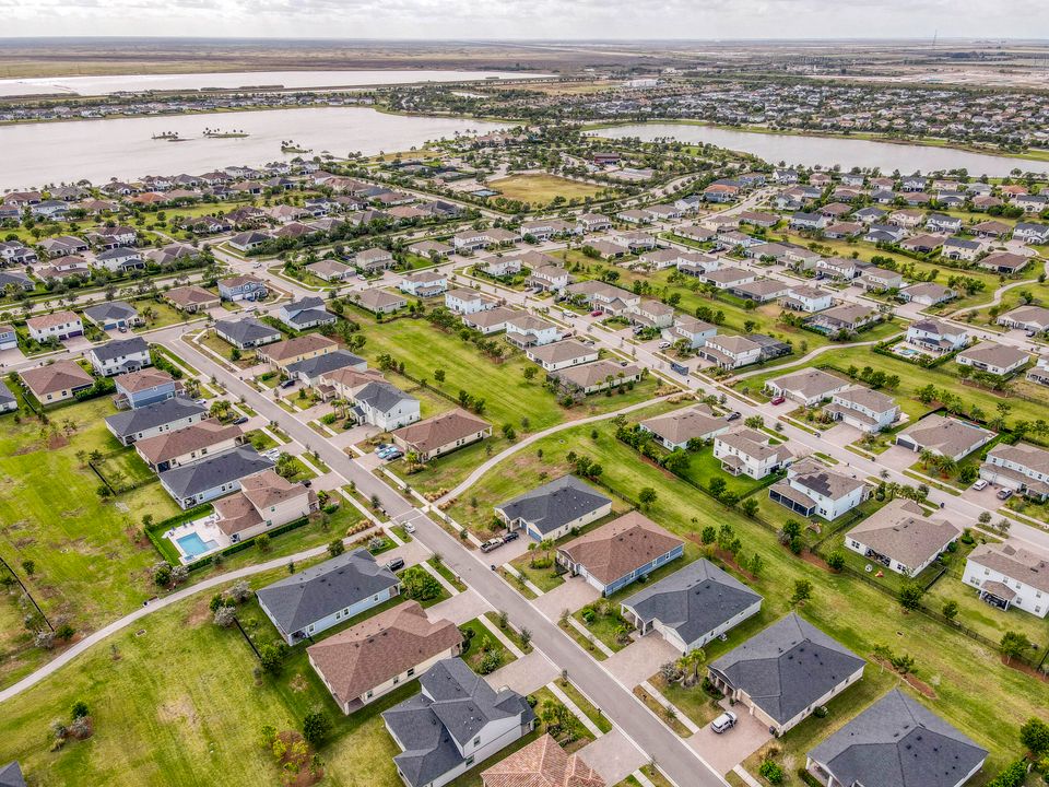 For Sale: $689,999 (3 beds, 3 baths, 2629 Square Feet)