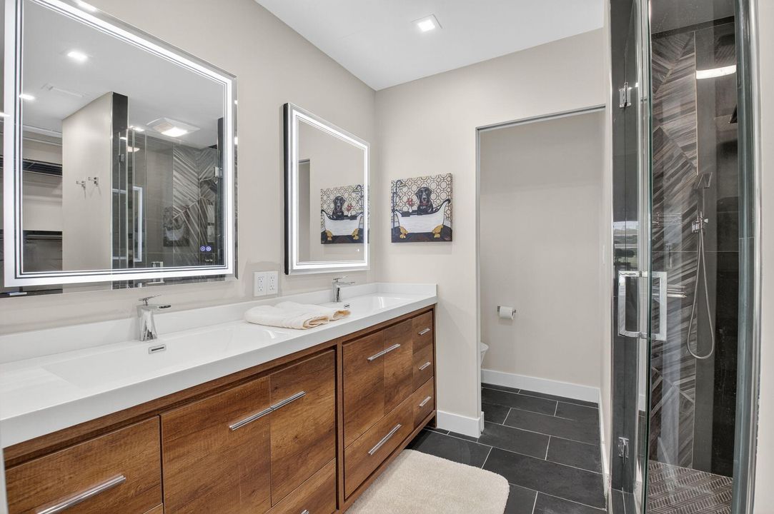 На продажу: $375,000 (2 спален, 2 ванн, 1211 Квадратных фут)