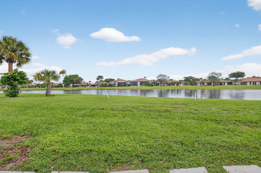 На продажу: $375,000 (2 спален, 2 ванн, 1211 Квадратных фут)