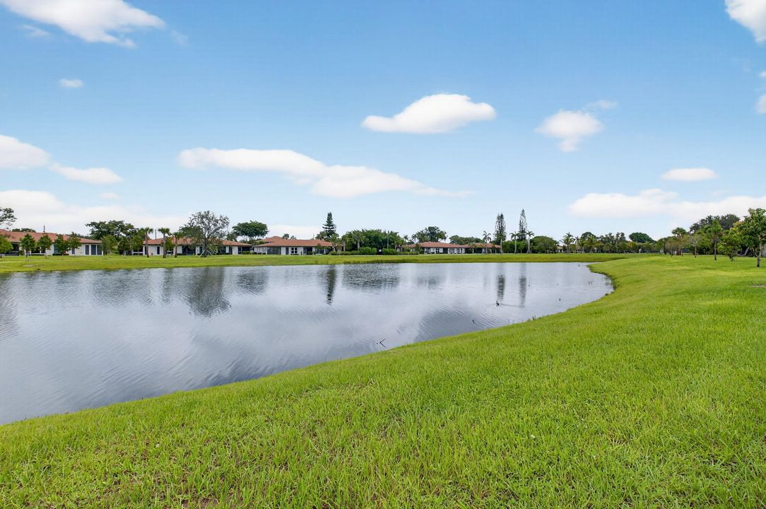 На продажу: $375,000 (2 спален, 2 ванн, 1211 Квадратных фут)