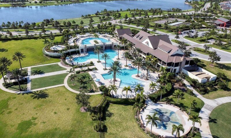 For Sale: $689,999 (3 beds, 3 baths, 2629 Square Feet)