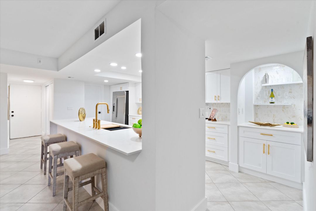 For Sale: $439,000 (2 beds, 2 baths, 1175 Square Feet)