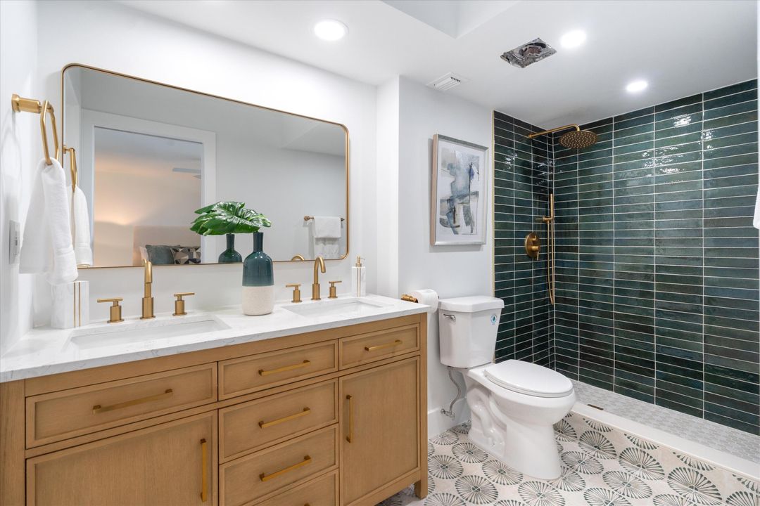 For Sale: $439,000 (2 beds, 2 baths, 1175 Square Feet)