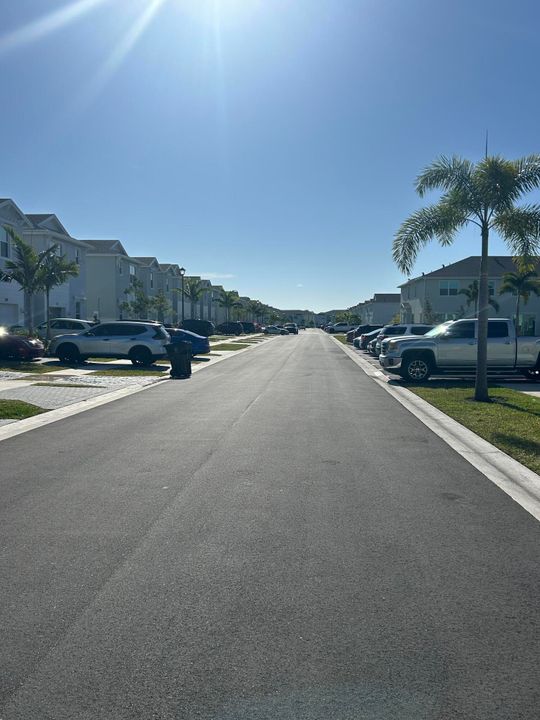 En Venta: $405,000 (3 camas, 2 baños, 1821 Pies cuadrados)