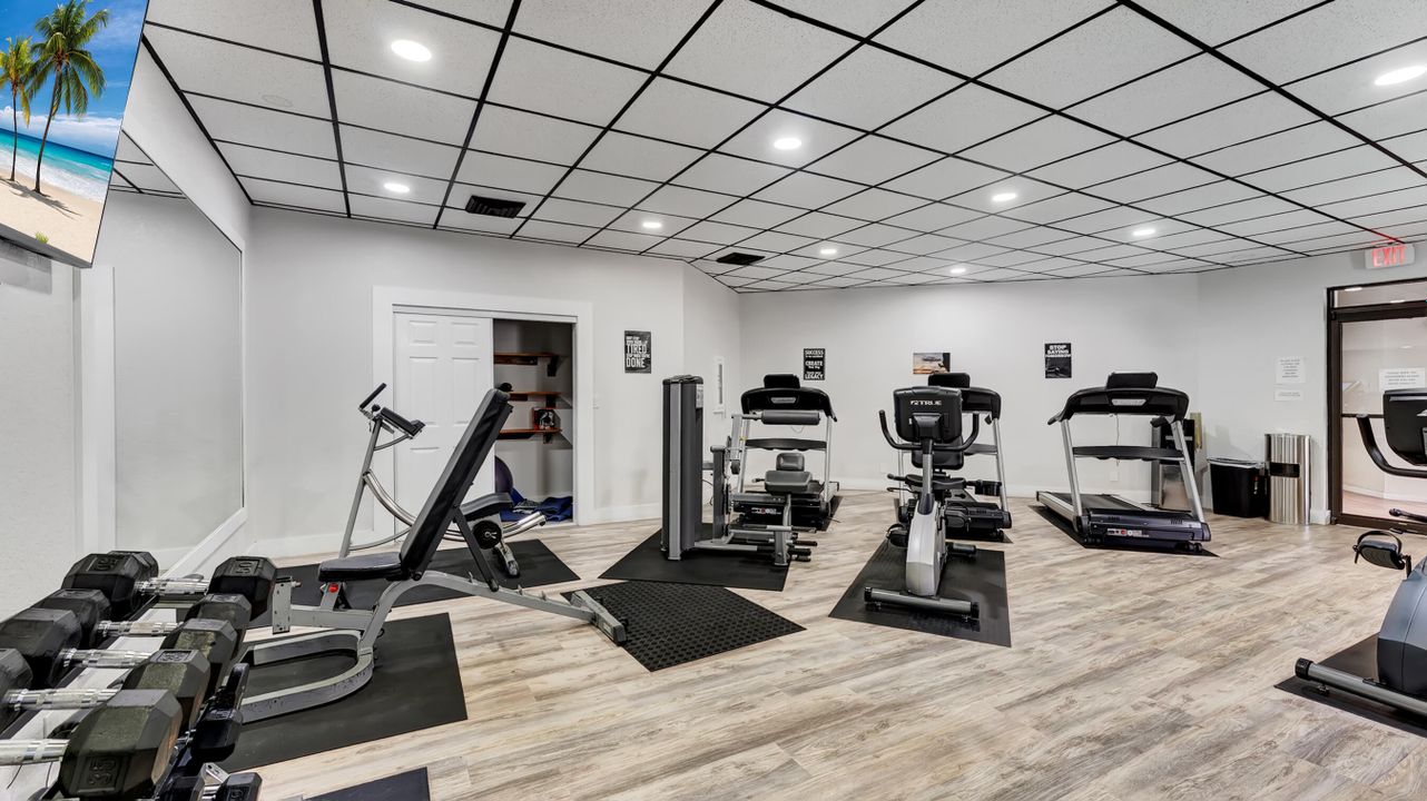 For Sale: $439,000 (2 beds, 2 baths, 1175 Square Feet)