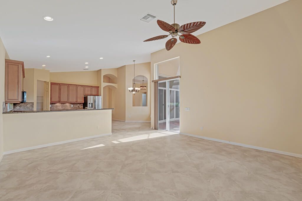 На продажу: $649,999 (4 спален, 2 ванн, 2796 Квадратных фут)