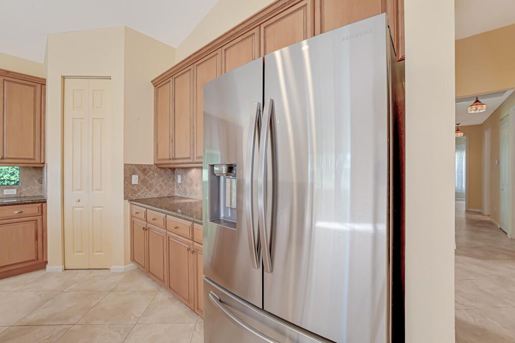 На продажу: $649,999 (4 спален, 2 ванн, 2796 Квадратных фут)