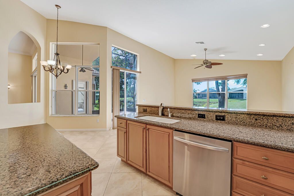 На продажу: $649,999 (4 спален, 2 ванн, 2796 Квадратных фут)