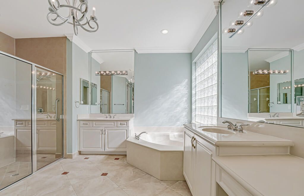 На продажу: $649,999 (4 спален, 2 ванн, 2796 Квадратных фут)