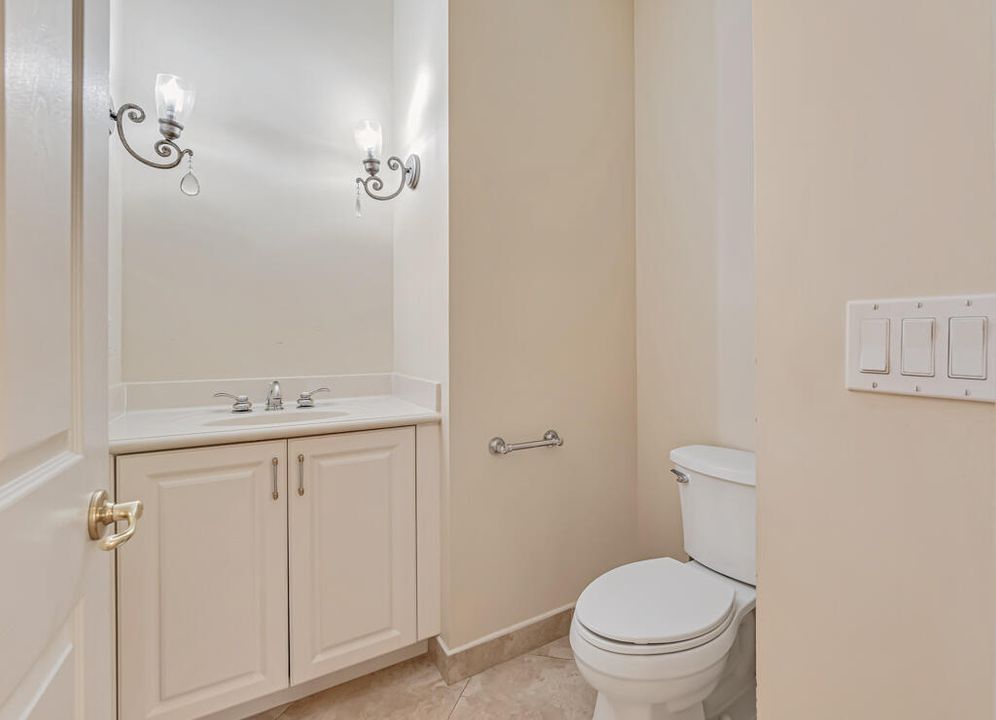 На продажу: $649,999 (4 спален, 2 ванн, 2796 Квадратных фут)