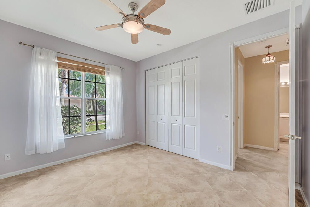 На продажу: $649,999 (4 спален, 2 ванн, 2796 Квадратных фут)