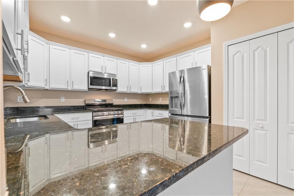 En Venta: $364,900 (3 camas, 2 baños, 1415 Pies cuadrados)