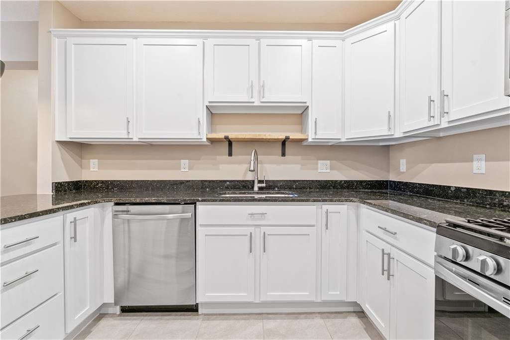 En Venta: $364,900 (3 camas, 2 baños, 1415 Pies cuadrados)