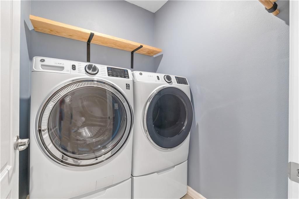 En Venta: $364,900 (3 camas, 2 baños, 1415 Pies cuadrados)