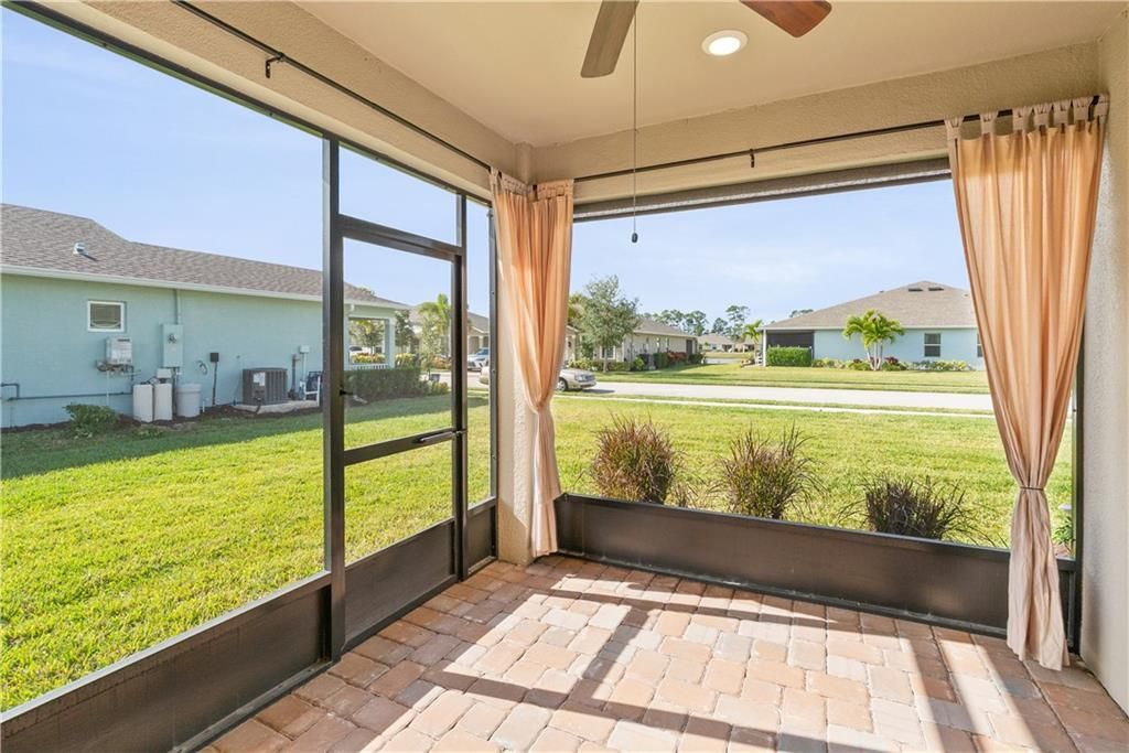 En Venta: $364,900 (3 camas, 2 baños, 1415 Pies cuadrados)