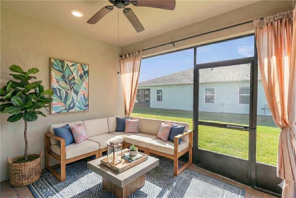 En Venta: $364,900 (3 camas, 2 baños, 1415 Pies cuadrados)