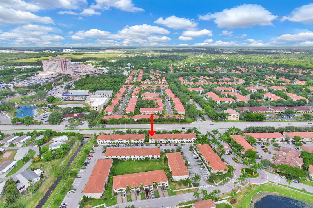 На продажу: $388,800 (3 спален, 3 ванн, 1303 Квадратных фут)