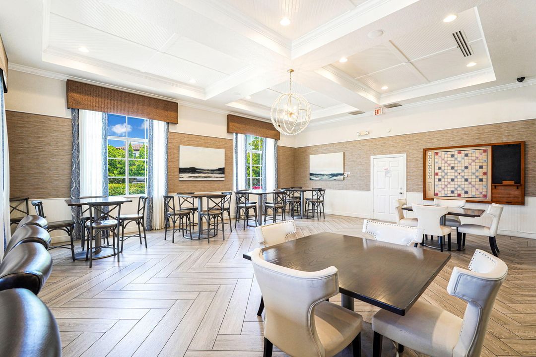 На продажу: $388,800 (3 спален, 3 ванн, 1303 Квадратных фут)