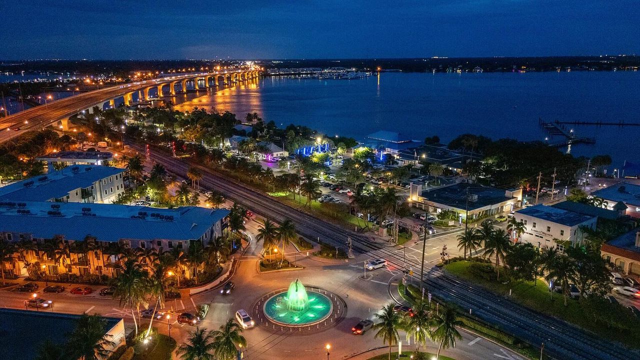 For Sale: $679,000 (4 beds, 2 baths, 2342 Square Feet)