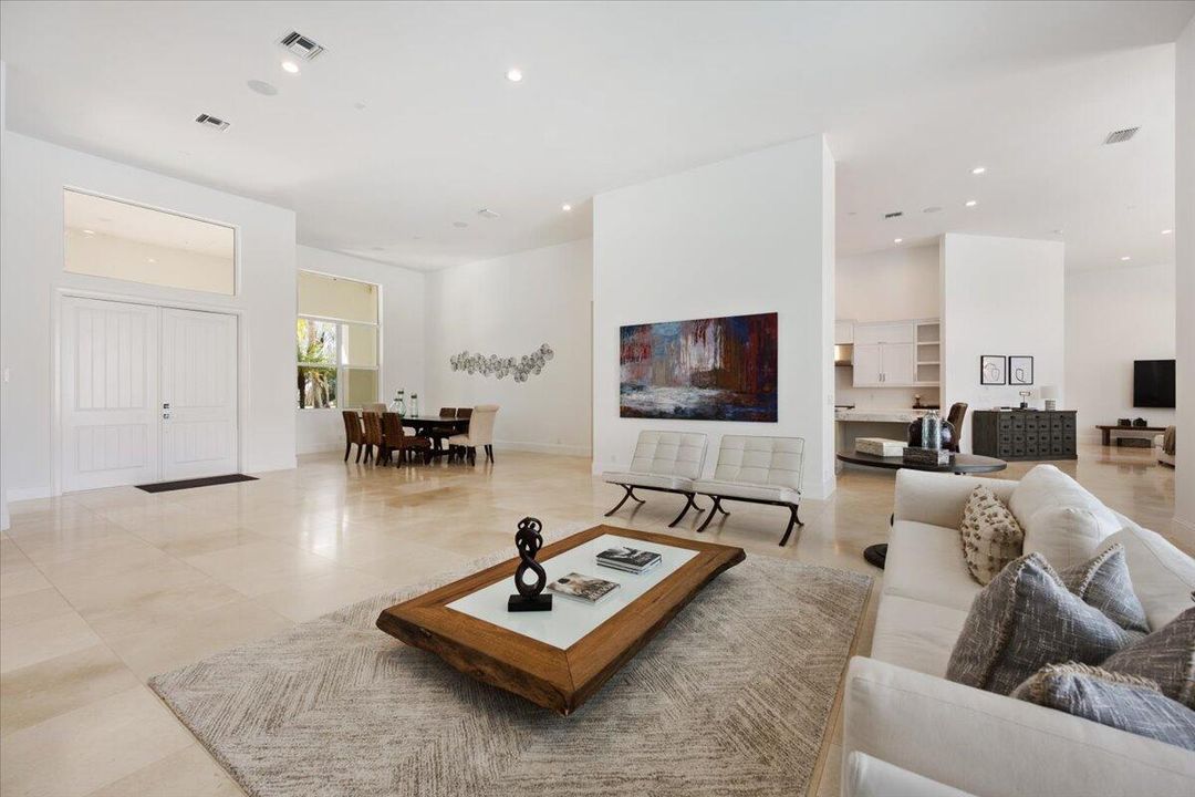 待售: $8,300,000 (6 贝兹, 6 浴室, 5788 平方英尺)