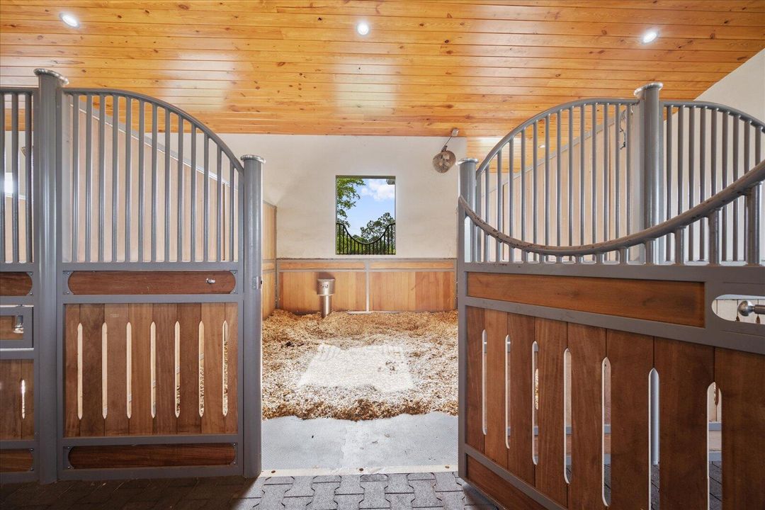 待售: $8,300,000 (6 贝兹, 6 浴室, 5788 平方英尺)