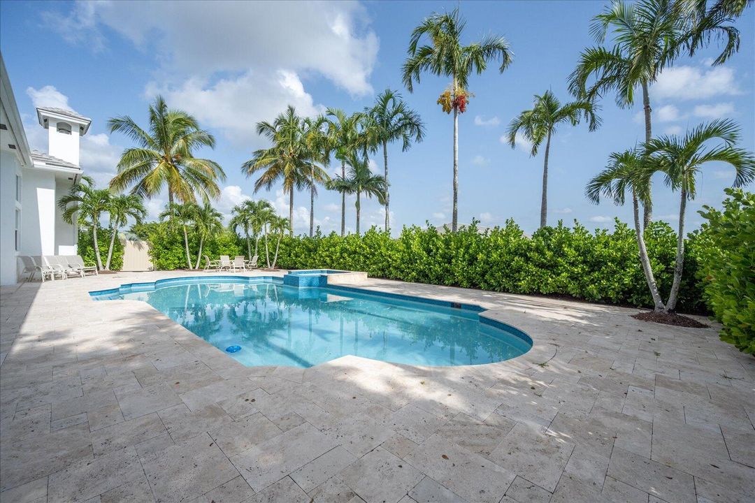 待售: $8,300,000 (6 贝兹, 6 浴室, 5788 平方英尺)