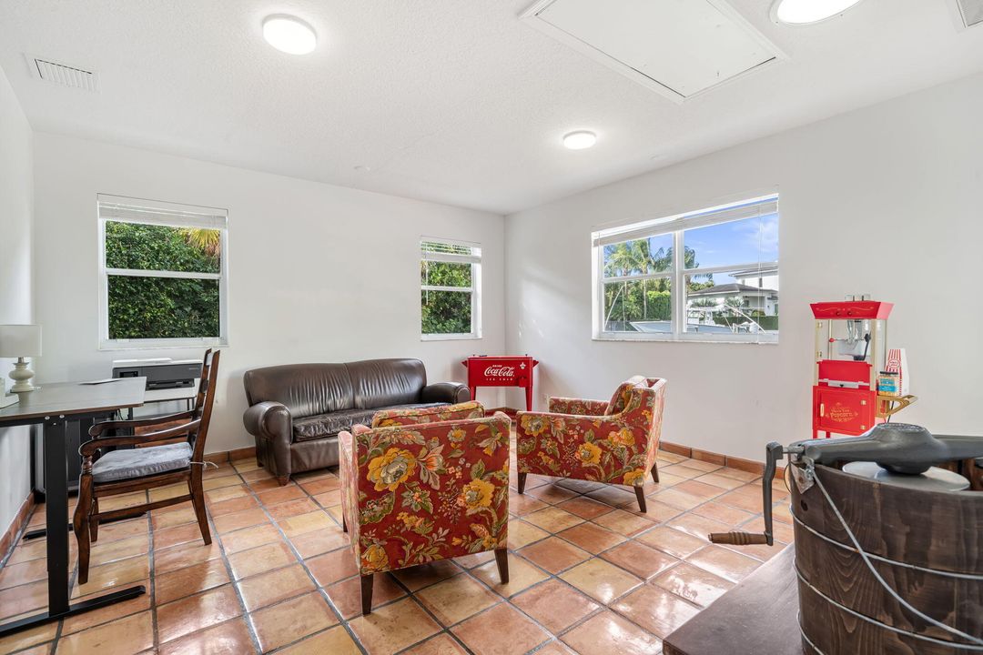 В аренду: $11,000 (4 спален, 3 ванн, 1938 Квадратных фут)