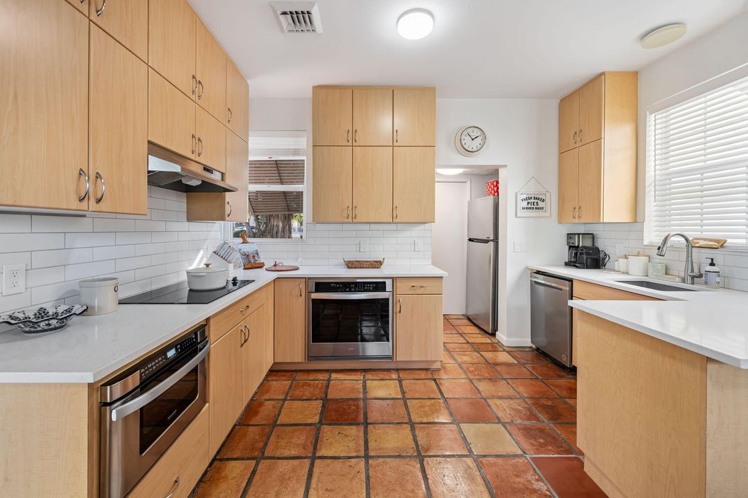 В аренду: $11,000 (4 спален, 3 ванн, 1938 Квадратных фут)