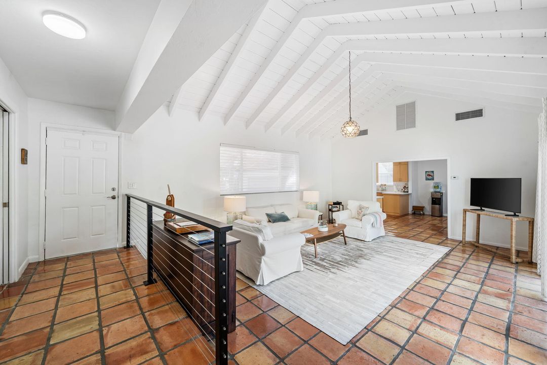 В аренду: $11,000 (4 спален, 3 ванн, 1938 Квадратных фут)