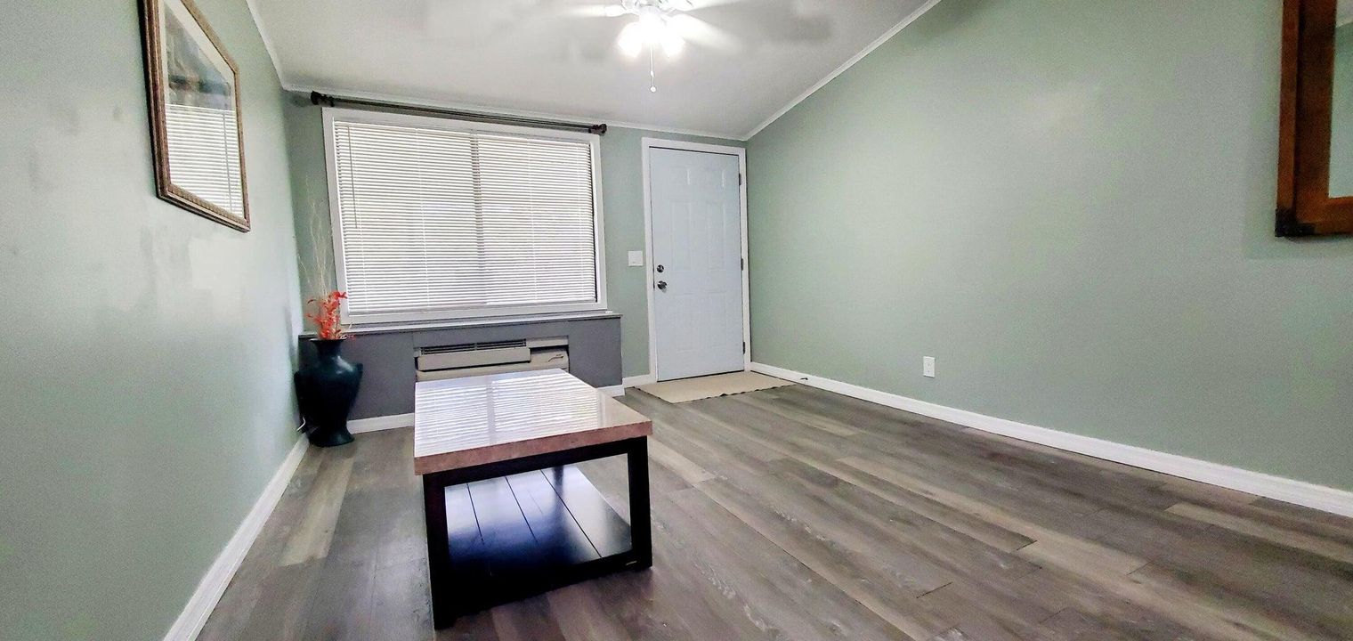 На продажу: $135,000 (1 спален, 1 ванн, 550 Квадратных фут)