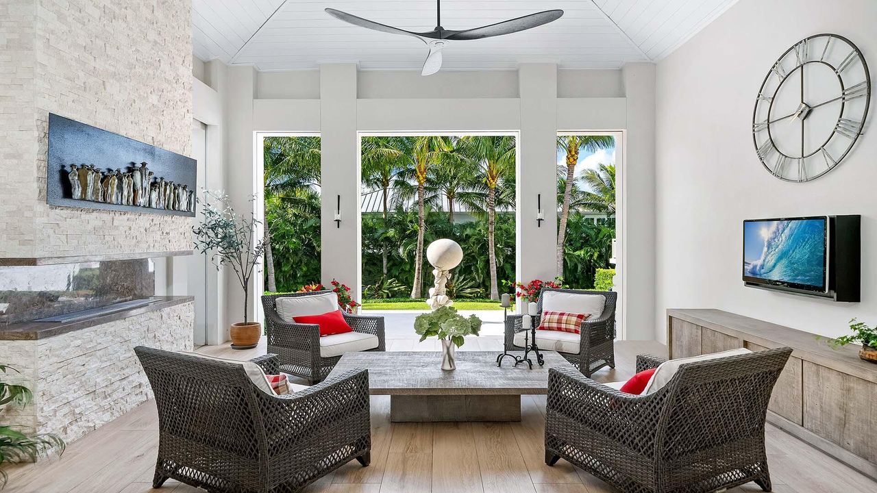 For Sale: $9,950,000 (5 beds, 5 baths, 5499 Square Feet)