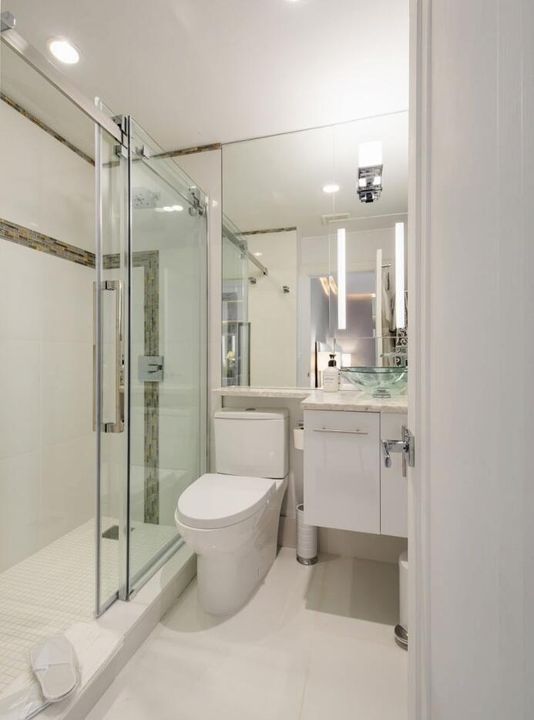 For Sale: $650,000 (1 beds, 1 baths, 480 Square Feet)