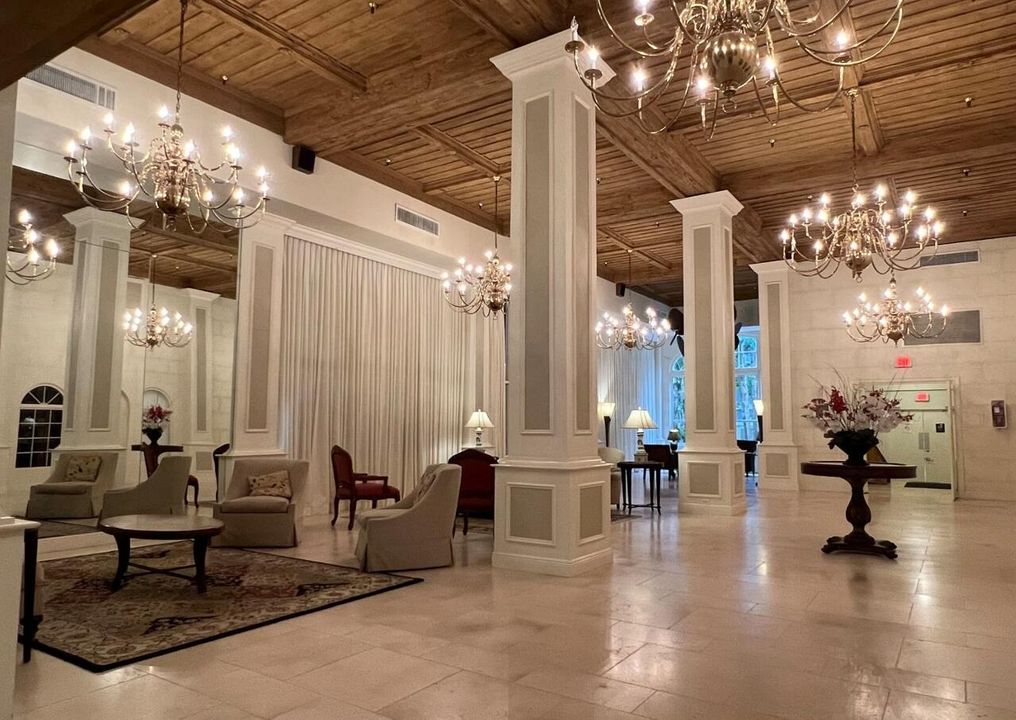 For Sale: $650,000 (1 beds, 1 baths, 480 Square Feet)