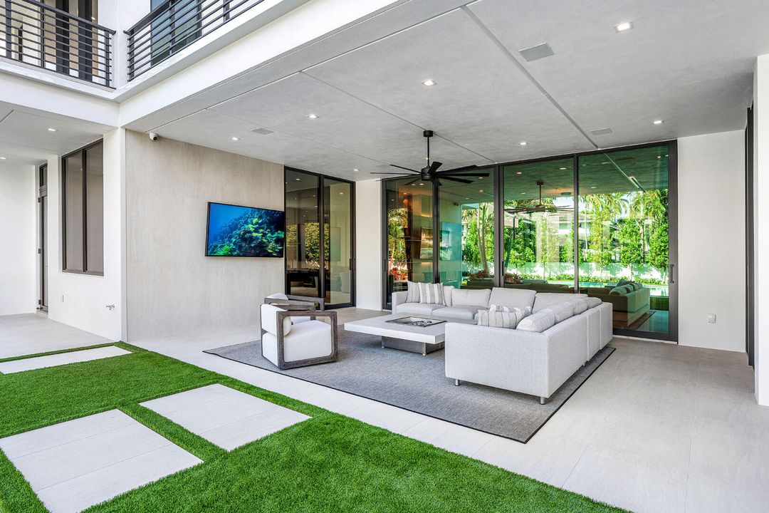 待售: $17,750,000 (5 贝兹, 6 浴室, 8525 平方英尺)