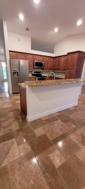 For Rent: $3,700 (3 beds, 2 baths, 2238 Square Feet)