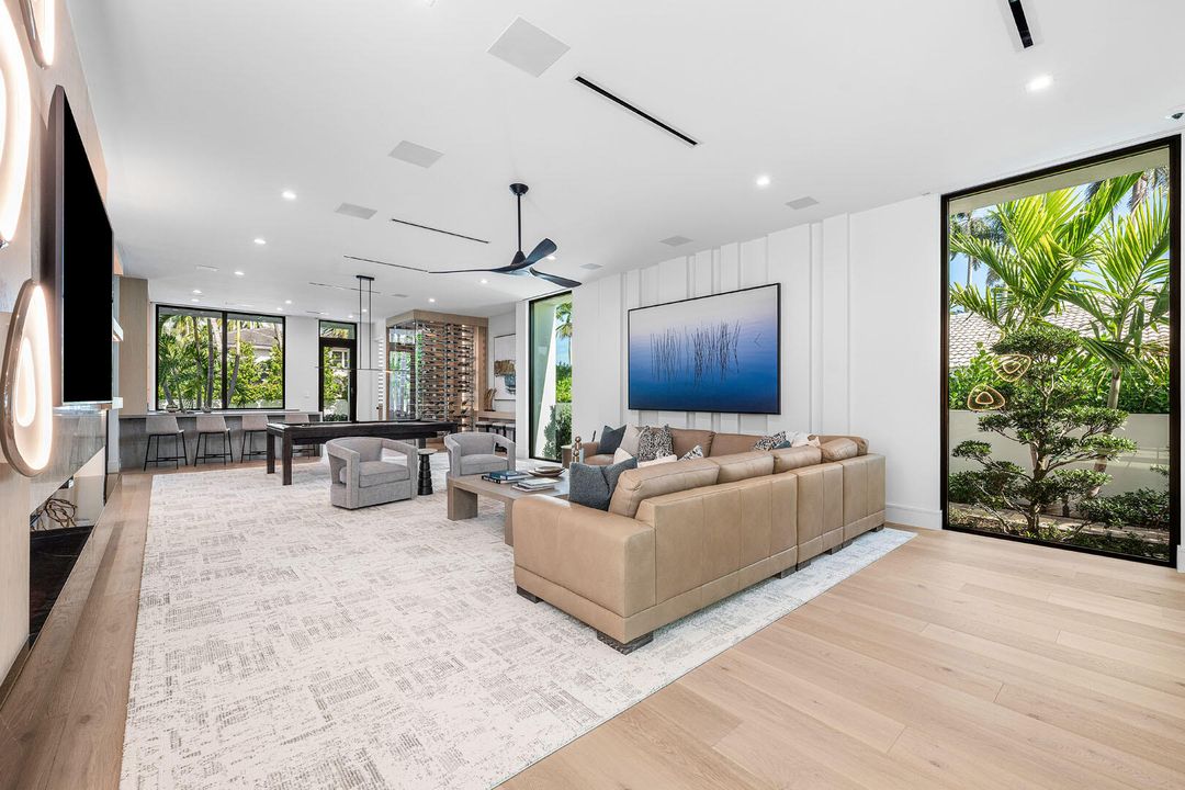 待售: $17,750,000 (5 贝兹, 6 浴室, 8525 平方英尺)