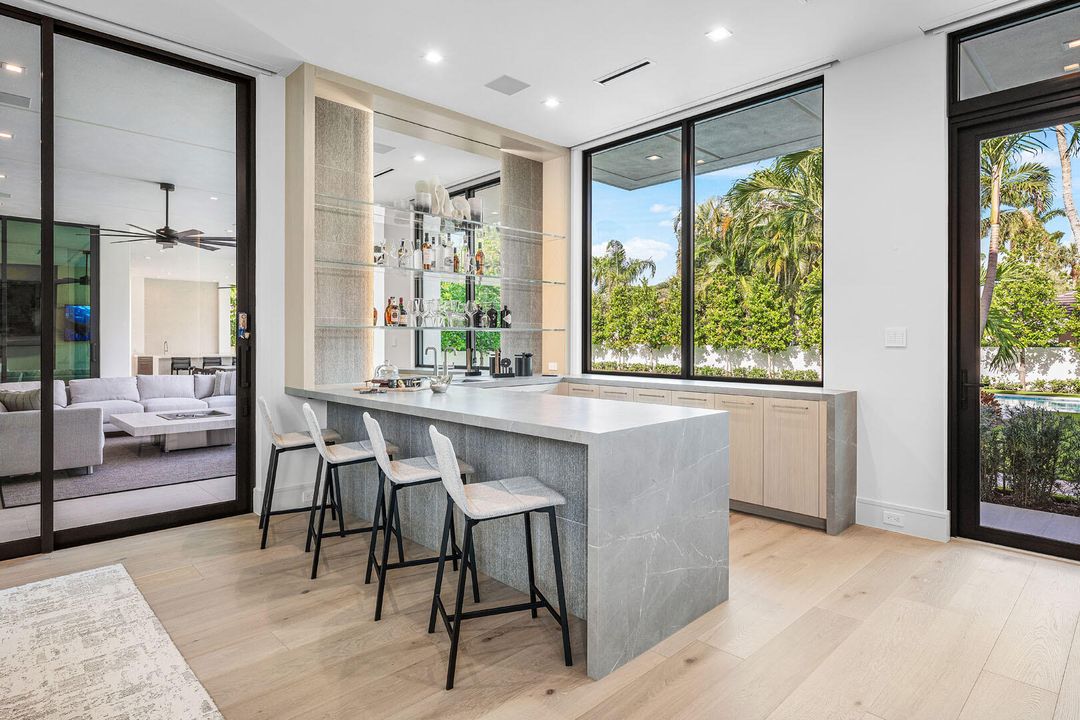 待售: $17,750,000 (5 贝兹, 6 浴室, 8525 平方英尺)