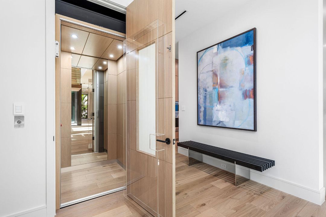 待售: $17,750,000 (5 贝兹, 6 浴室, 8525 平方英尺)