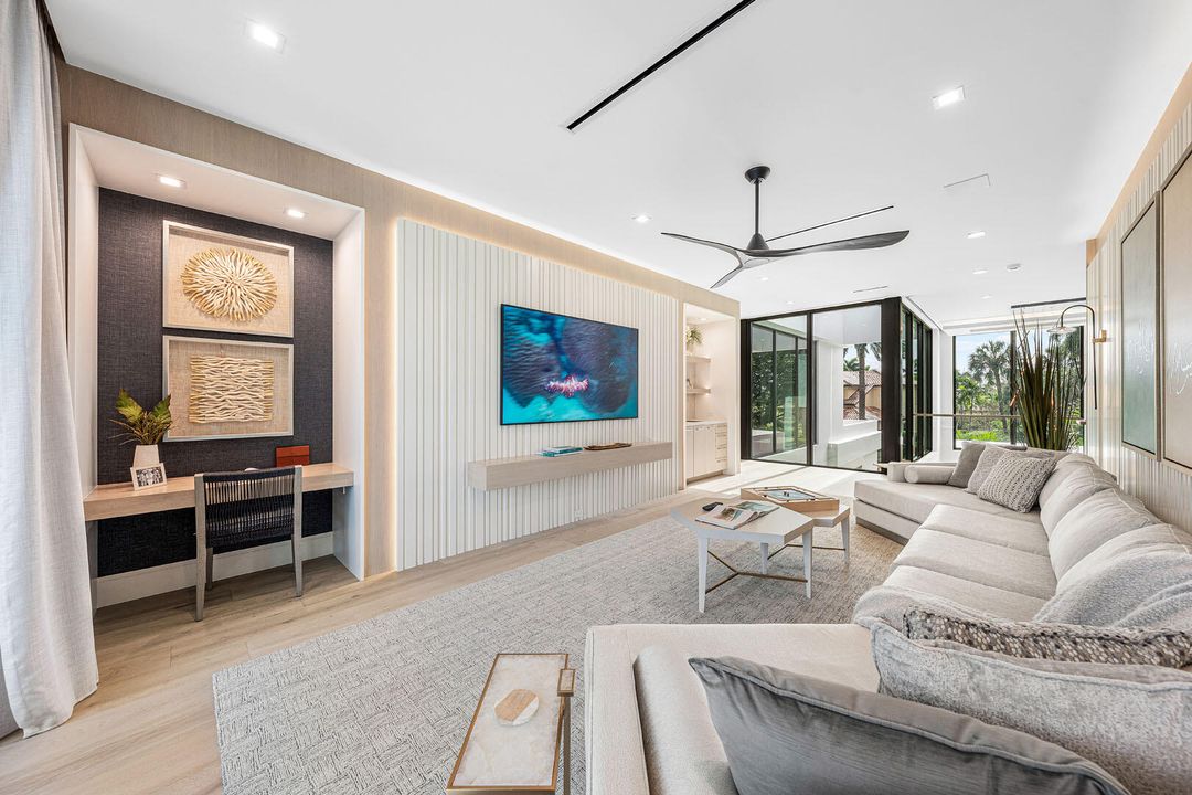 待售: $17,750,000 (5 贝兹, 6 浴室, 8525 平方英尺)