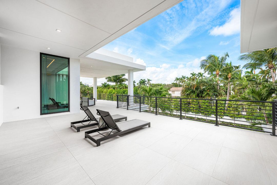 待售: $17,750,000 (5 贝兹, 6 浴室, 8525 平方英尺)