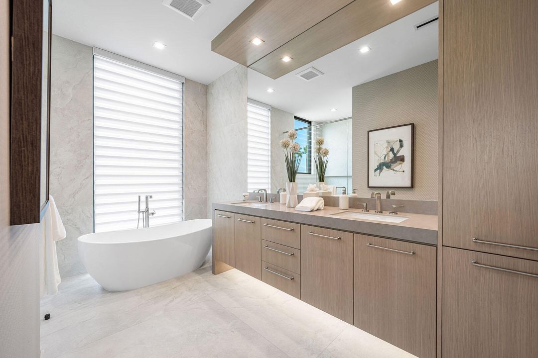 待售: $17,750,000 (5 贝兹, 6 浴室, 8525 平方英尺)