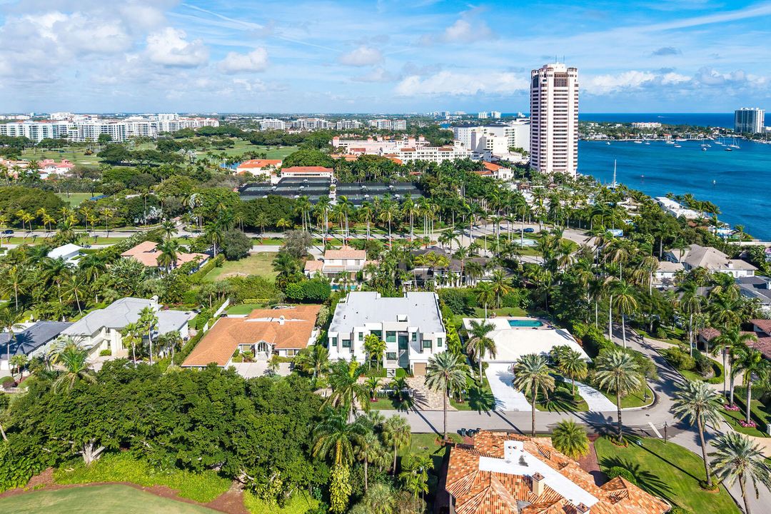 待售: $17,750,000 (5 贝兹, 6 浴室, 8525 平方英尺)